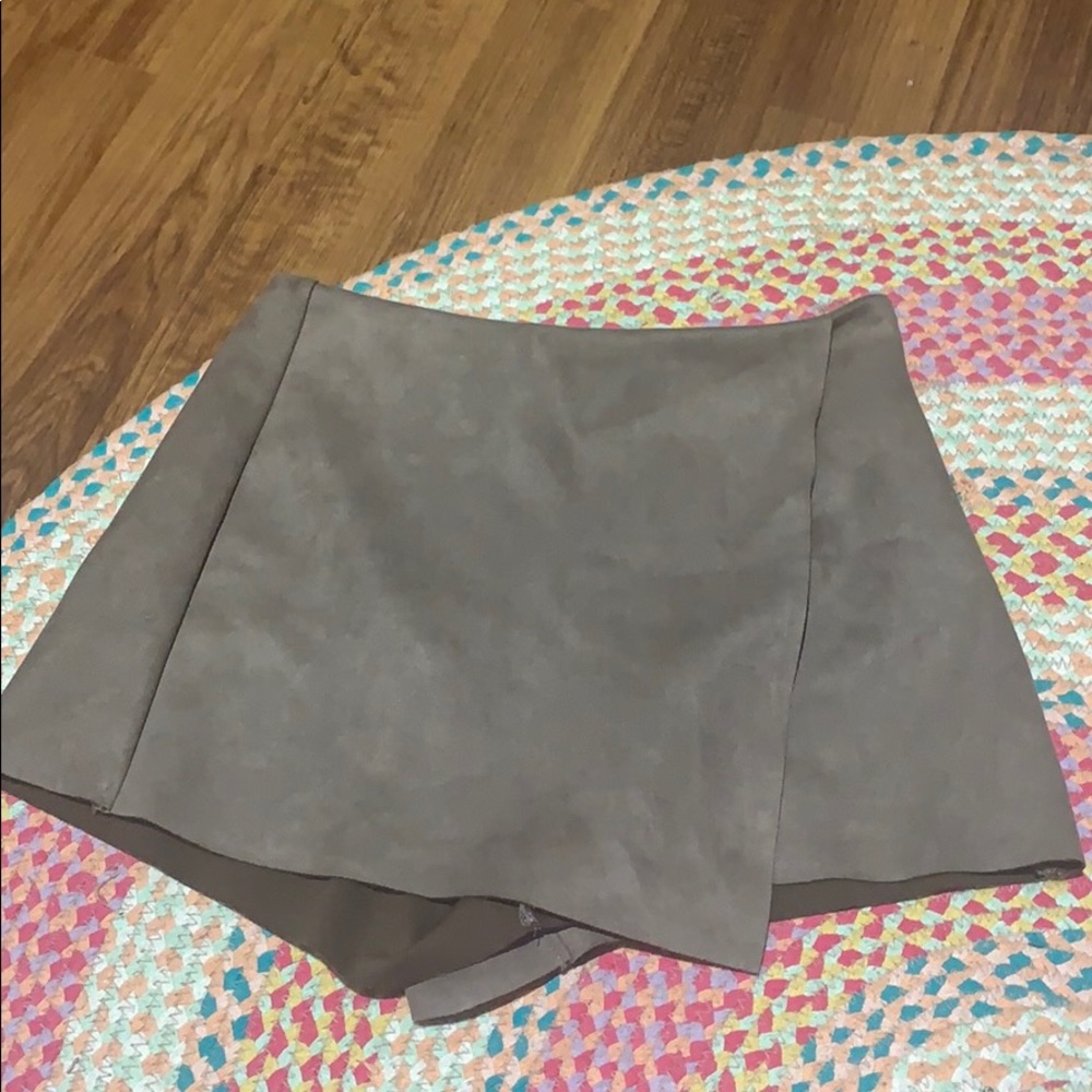 skort